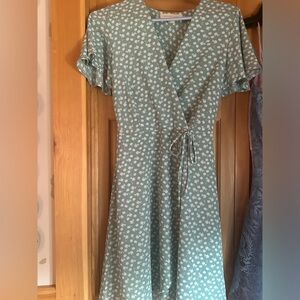 Monteau Los Angeles, light green dress with flowers. Size small (teen)